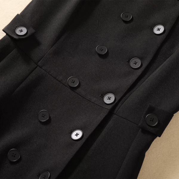 Aurelia Buttoned Elegance - Padronn