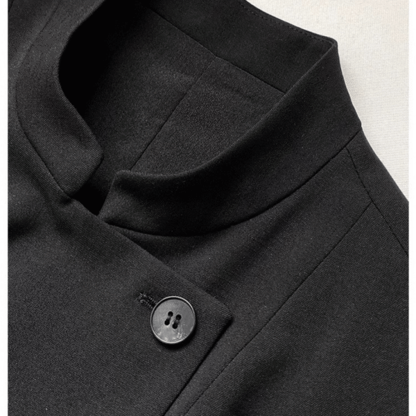 Aurelia Buttoned Elegance - Padronn