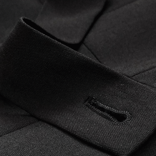 Aurelia Buttoned Elegance - Padronn