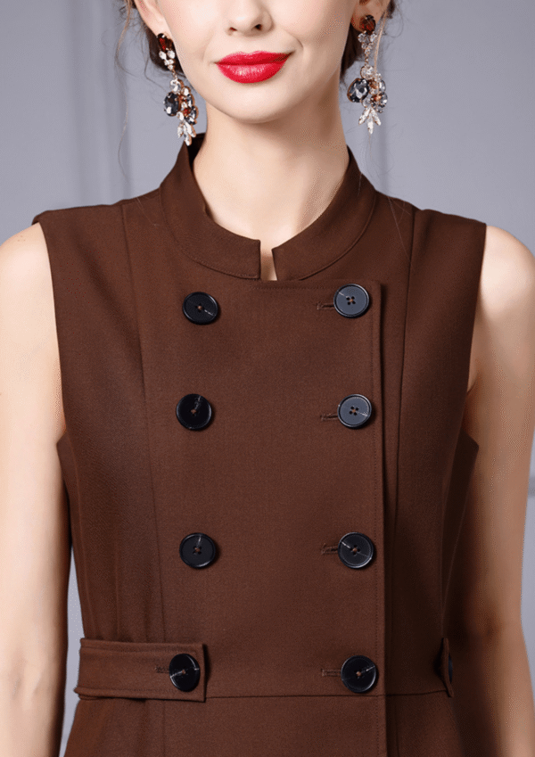 Aurelia Buttoned Elegance - Padronn